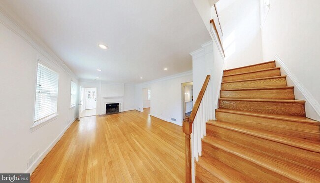 Building Photo - 11 Indian Spring Dr