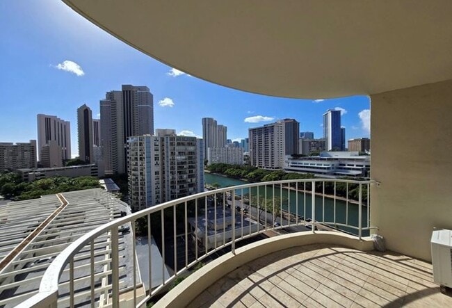 Building Photo - 1717 Ala Wai Blvd