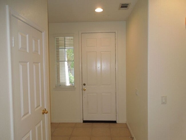 Building Photo - 38295 Encanto Rd