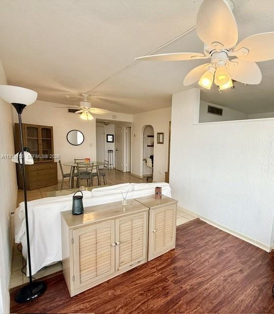 Building Photo - 2899 Collins Ave