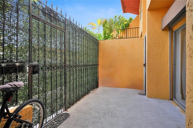 Building Photo - 13775 SW 84th St