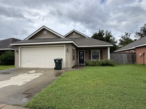 Building Photo - 4960 Common St