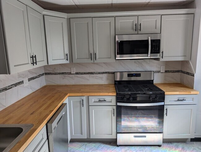 Photo - 5400 Butler St Apartment