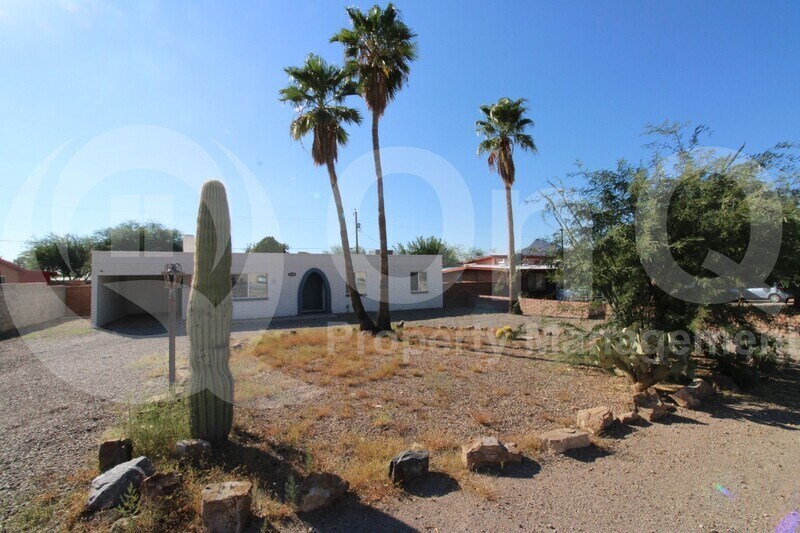 Primary Photo - 4340 S Camino De Oeste