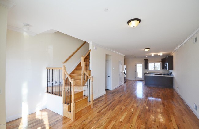 Building Photo - 22 Bamberger Ln