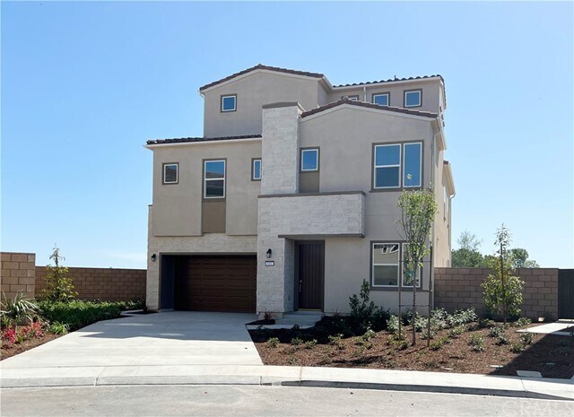 Building Photo - 611 Serrano Summit Dr