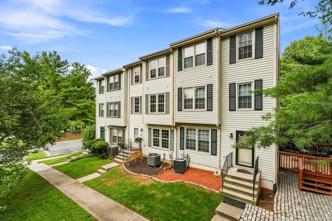 Building Photo - 11640 Pleasant Meadow Dr