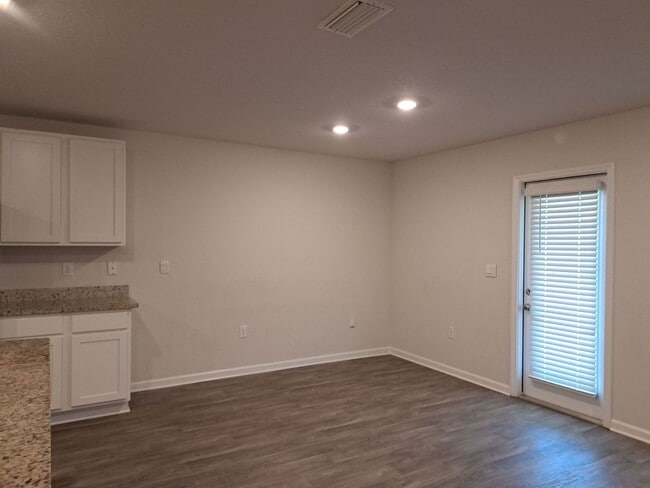 Building Photo - 207 Ryder Ln
