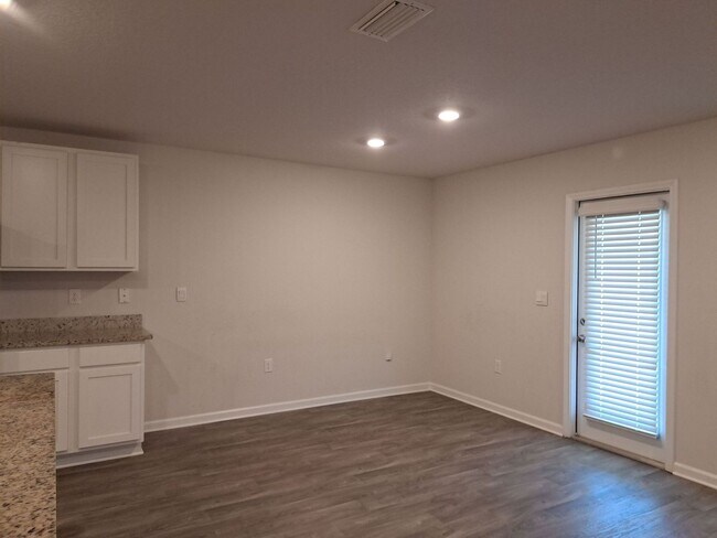 Foto del edificio - 207 Ryder Ln