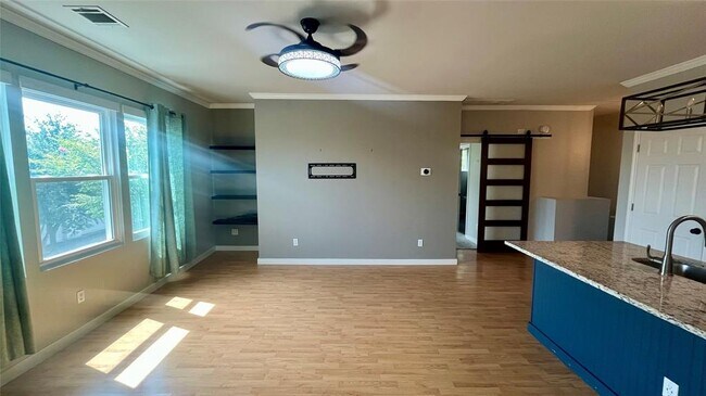 Foto del edificio - 7501 Shadowridge Run