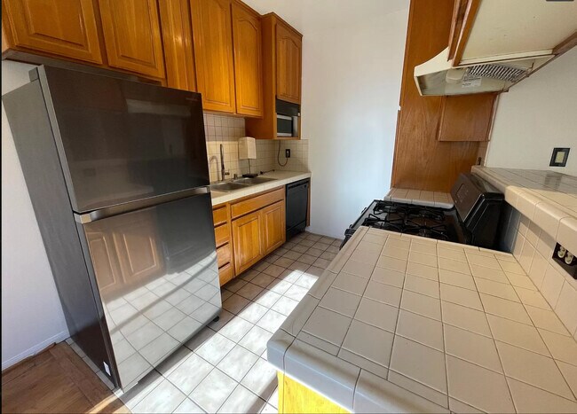 Foto del edificio - 2463 Sawtelle Blvd