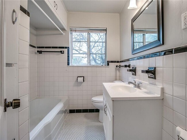 Foto del edificio - 4228 NW 14th St
