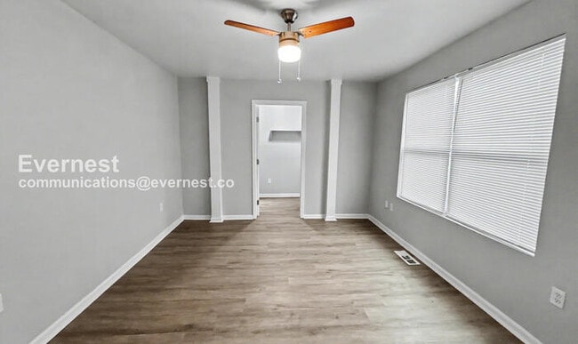 Foto del edificio - 1368 Alverado Way