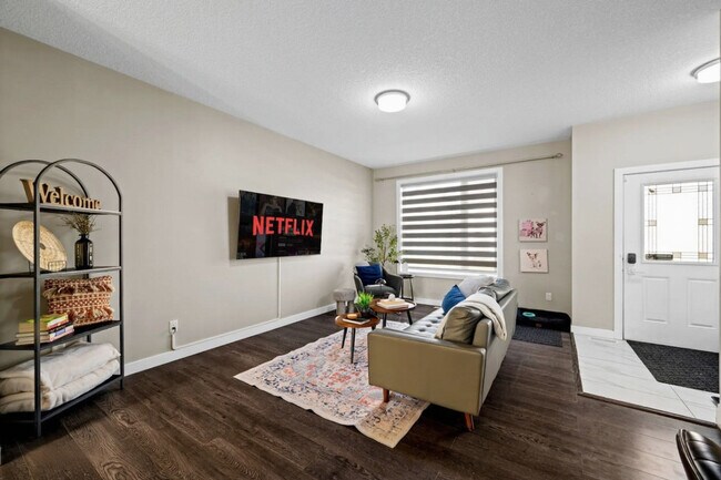 Building Photo - 10755-10792 92 St NW