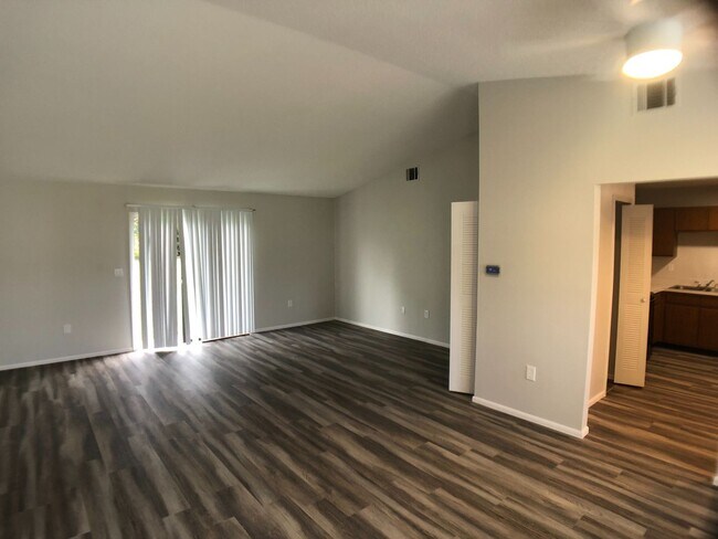 Foto del edificio - Beautifully updated 3 bedroom 2 bath home ...