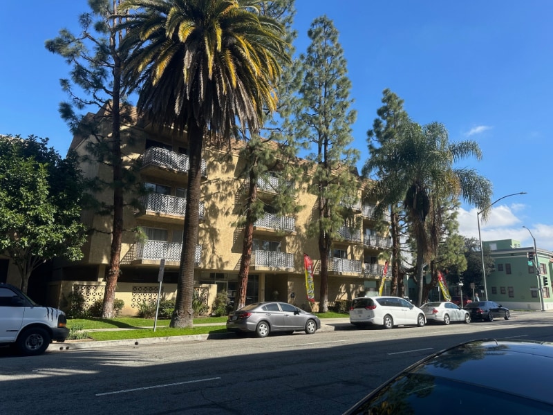Photo - 401 W 6th St