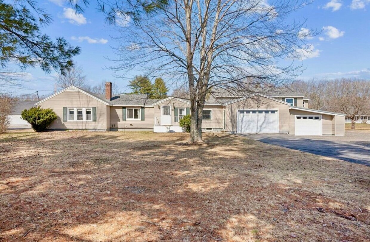 Front Exterior - 930 New County Rd