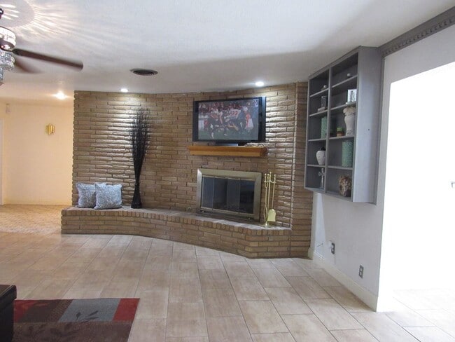 Foto del edificio - 2810 Teakwood Dr