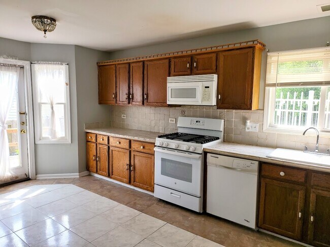 Building Photo - 719 Radnor Dr