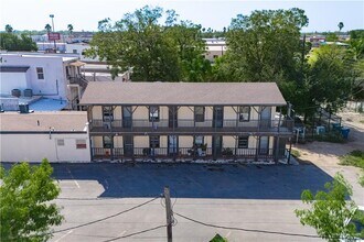 Building Photo - 11 11th St