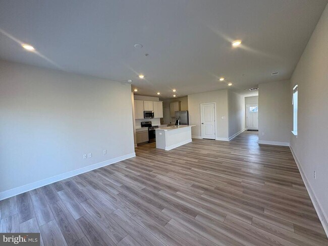 Building Photo - 1684 Lake Placid Dr