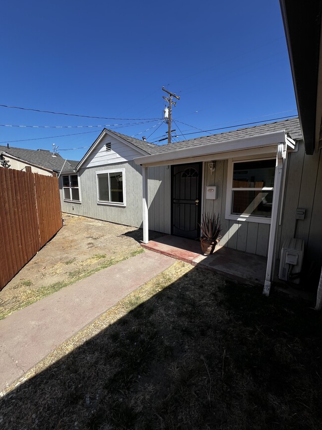 Building Photo - 3034 6th St