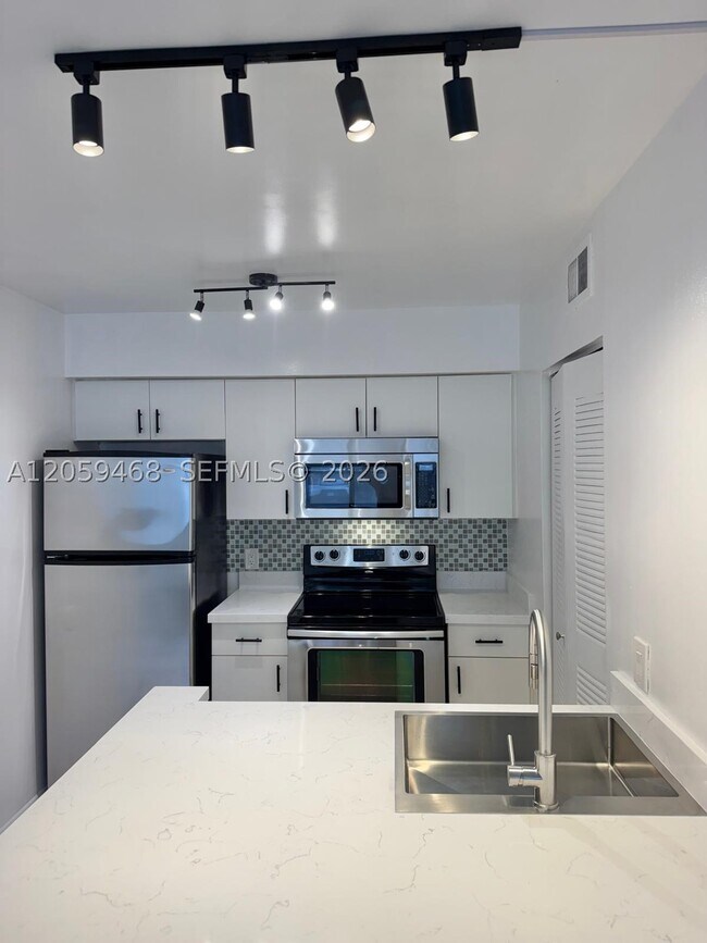 Foto del edificio - 540 S Park Rd