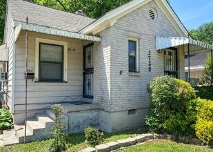 Building Photo - 3727 Faxon Ave