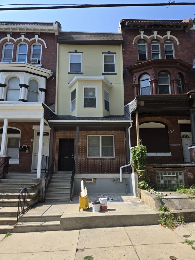 Photo - 1816 W Ontario St House