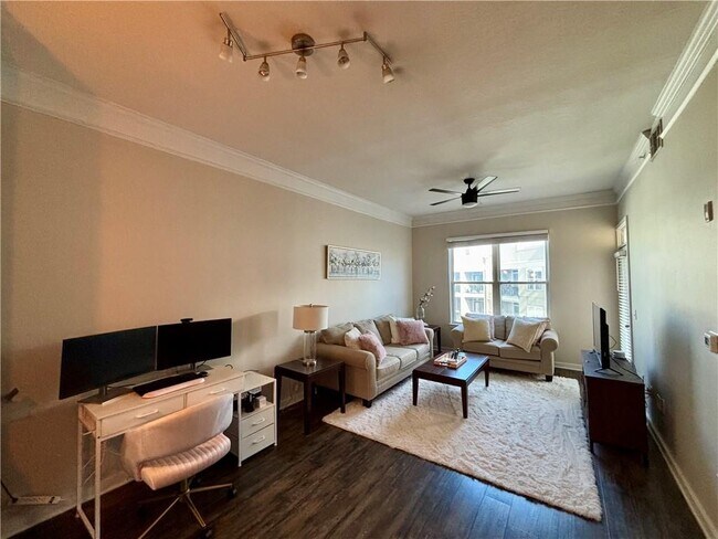 Foto del edificio - 390 17th St NW