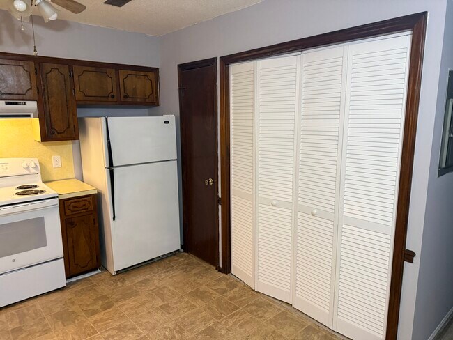 Foto del edificio - 802 E 7th St