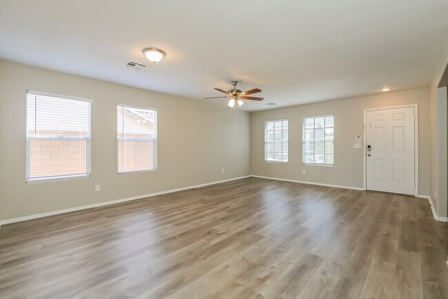 Foto del edificio - 176 Sandhill Crane Ave