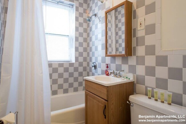 Foto del edificio - 239 Kelton St