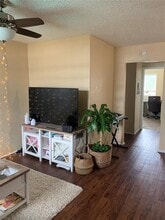 Building Photo - 2401 Manor Rd