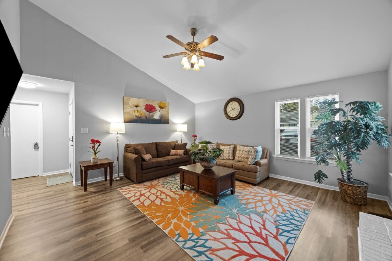 Foto principal - 2414 Educational Dr