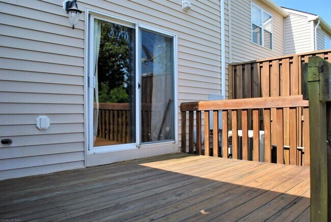 Foto del edificio - 2 Bedroom 2 Bath Townhouse