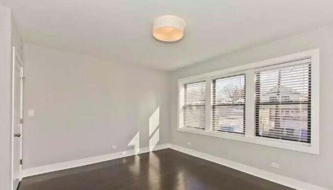 Building Photo - 3830 N Mozart St