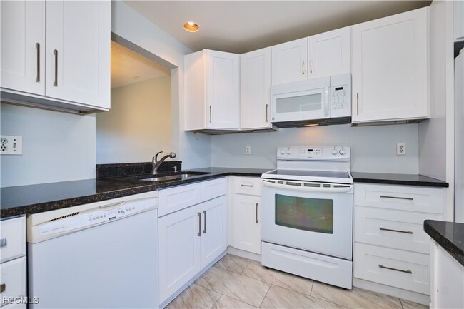 Foto del edificio - 6184 Michelle Way