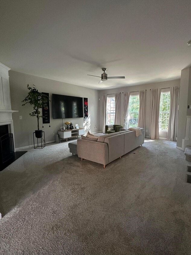 Primary Photo - 2371 Towneview Ct SE