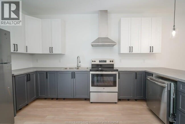 Building Photo - 1210 Laurendeau Ave