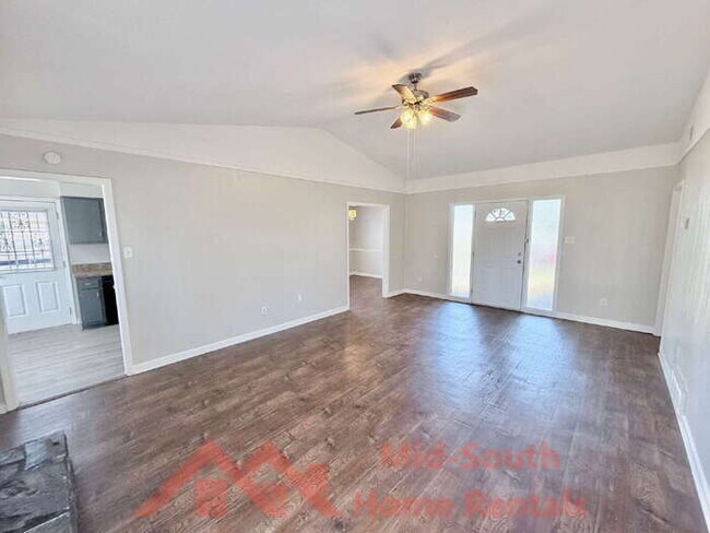 Foto del edificio - 7029 Tree Line Cove