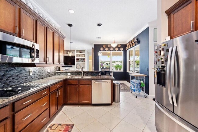 Foto del edificio - 8152 Butler Greenwood Dr