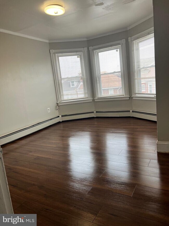 Foto del edificio - 606 W 20th St