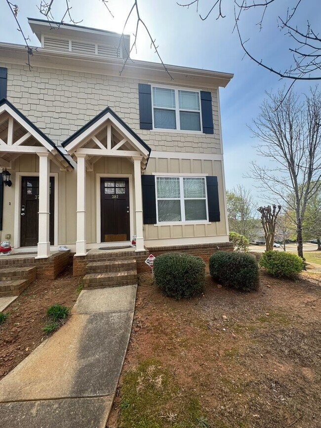 Foto del edificio - Whitehall Villages Townhome Available