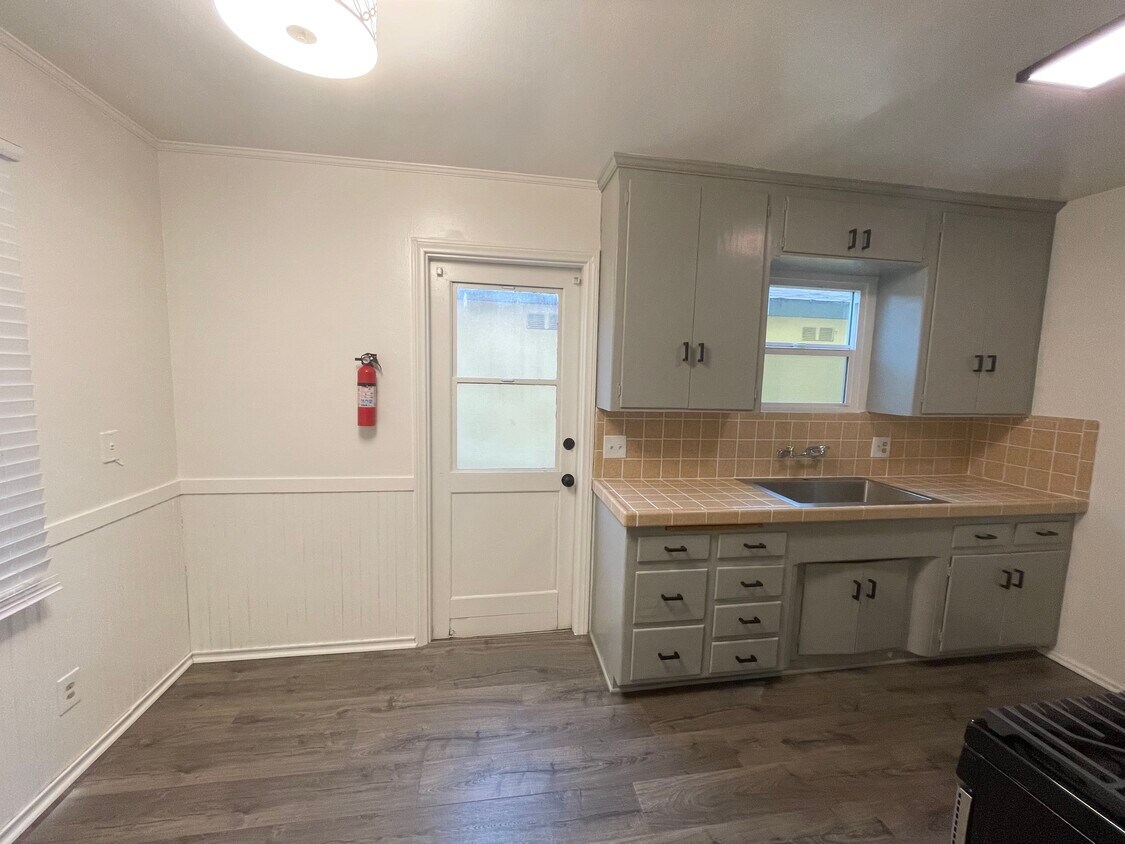 Kitchen - 2942 W Via Acosta