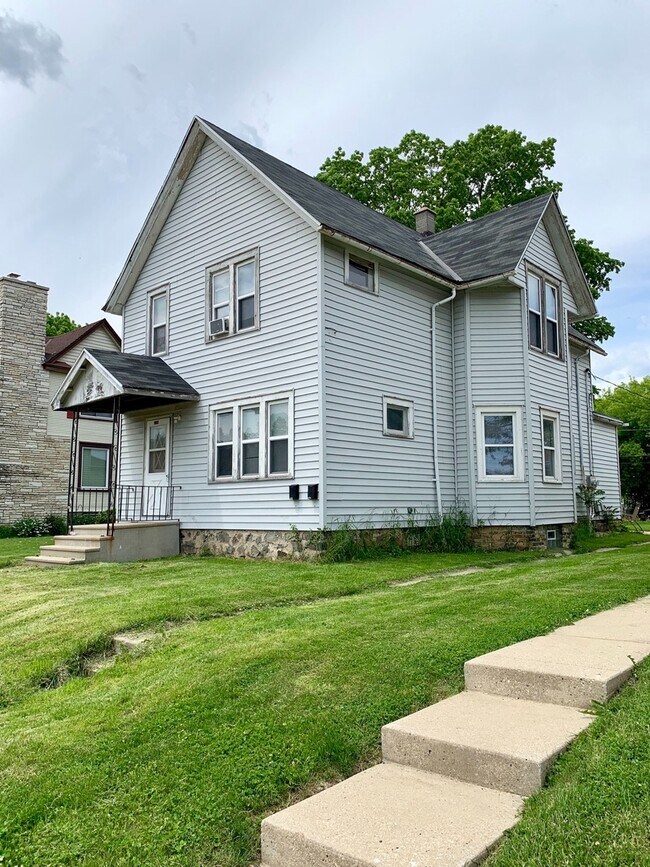 Foto del edificio - 1216 Marquette Avenue-Duplex