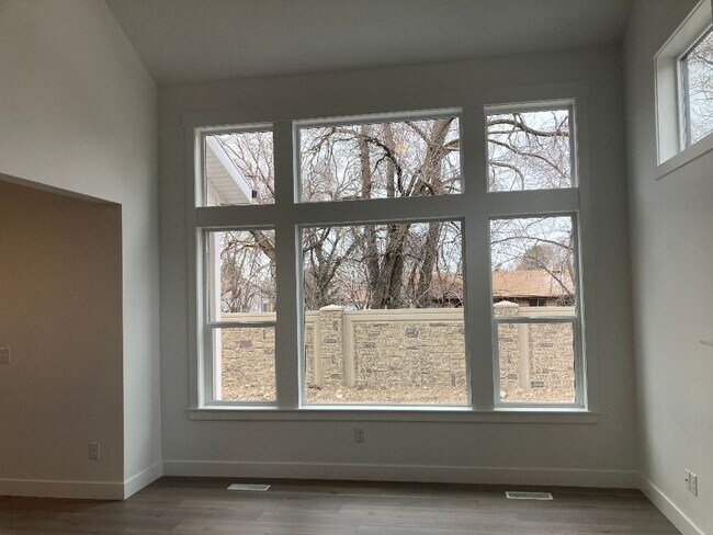 Building Photo - 6804 Sun Rock Cove