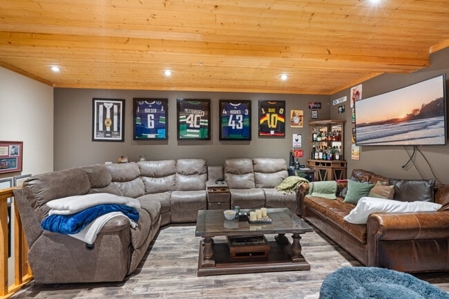 Building Photo - 138 Furry Creek Dr