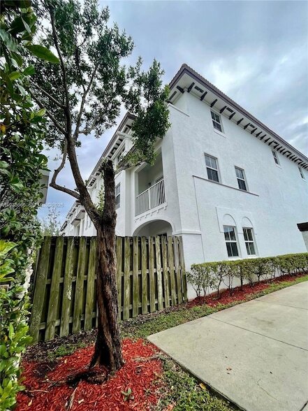 Photo - 8620 NW 97th Ave Apartment