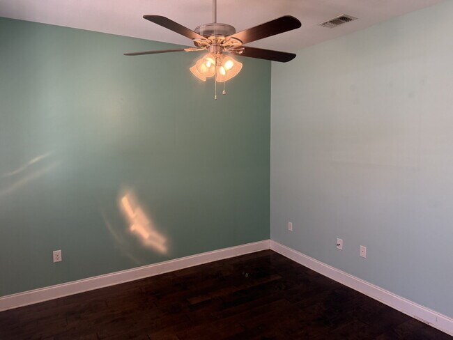Foto del edificio - "Spacious 4-Bedroom Pool Home in Crestview!"